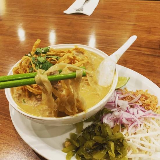 7. Khao Soy (Curry Noodle)