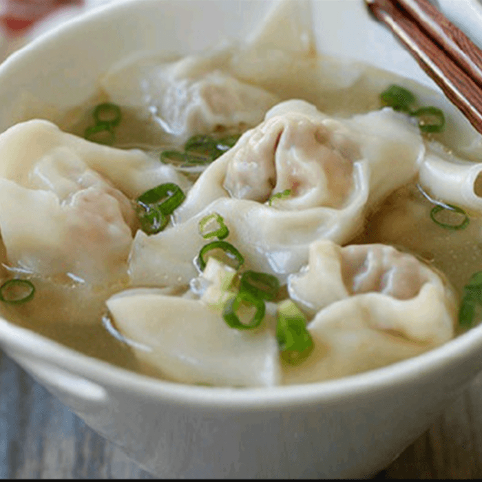 Giew Nahm (Pork Wonton Soup)