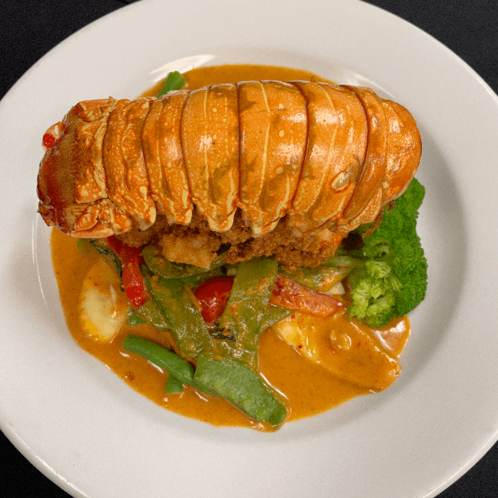 Fried Lobster Panang (Goong Mungorn Tod Lad Panang)