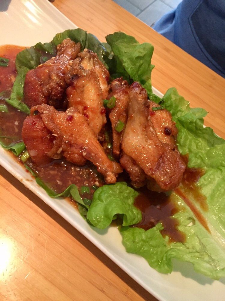 Garlic Chicken Wings/Cánh Gà Chiên Tỏi.