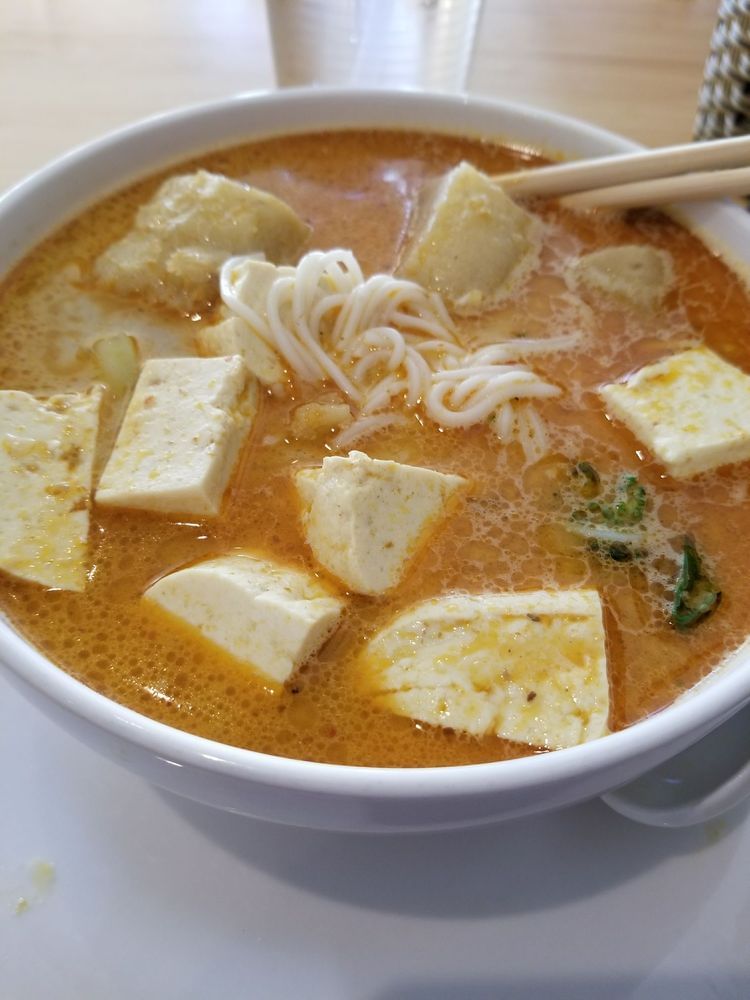 Curry Vermicelli & Bok Choy/Bún Cà Ri Với Cải Xanh
