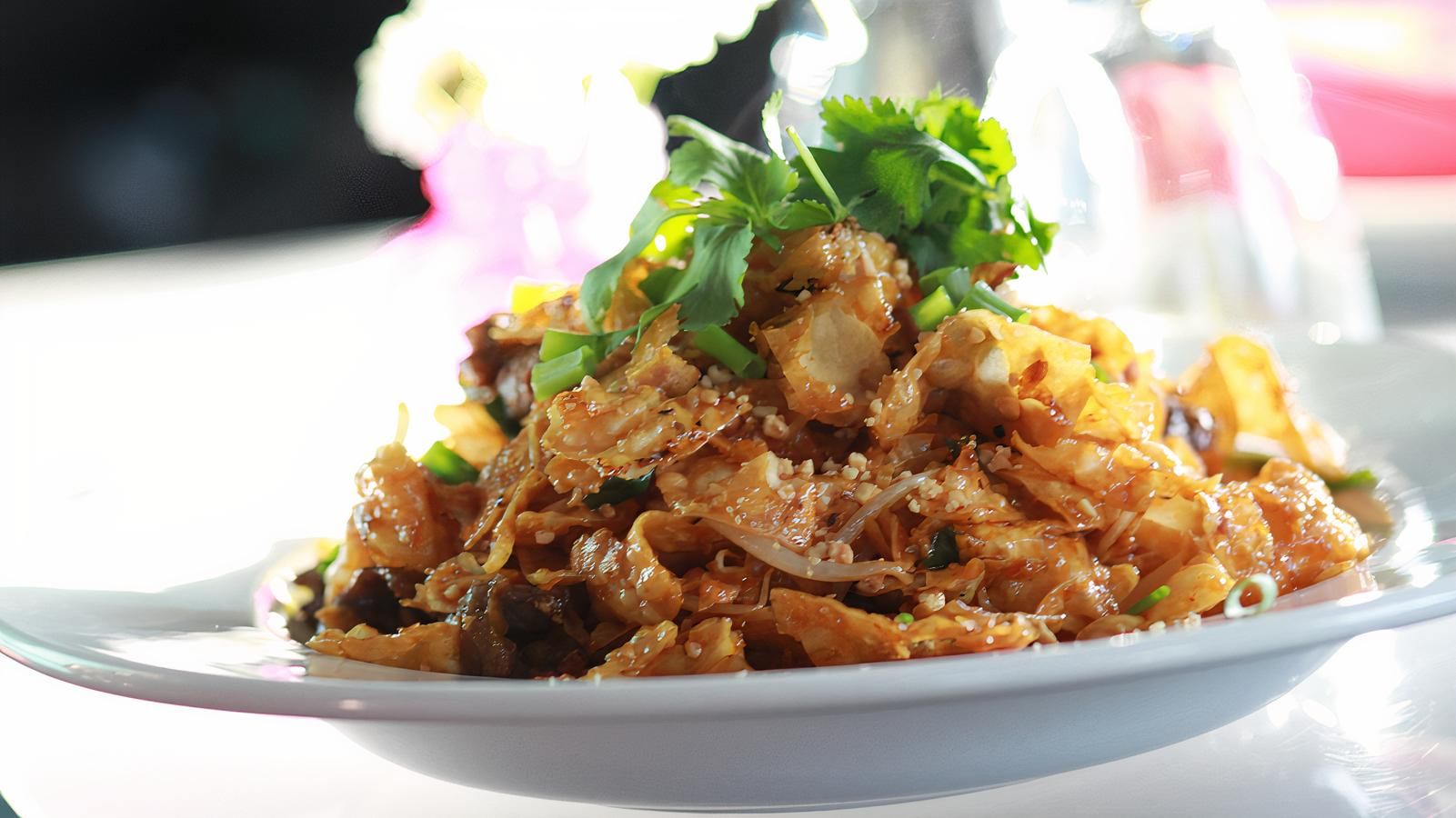 47a. Crispy Wonton Pad Thai Chicken Hen