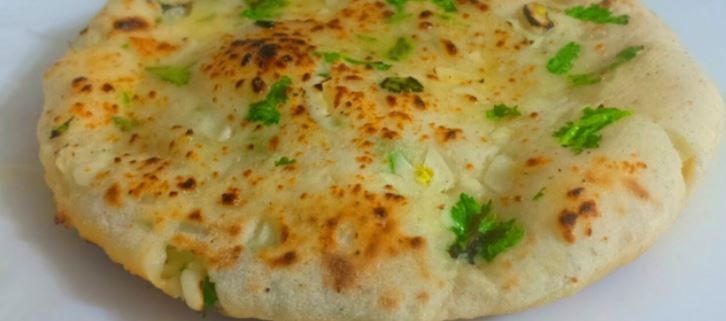 Cheesy Garlic Naan