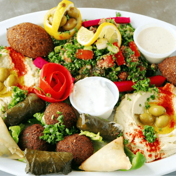 Mezze Sampler (7 Items).