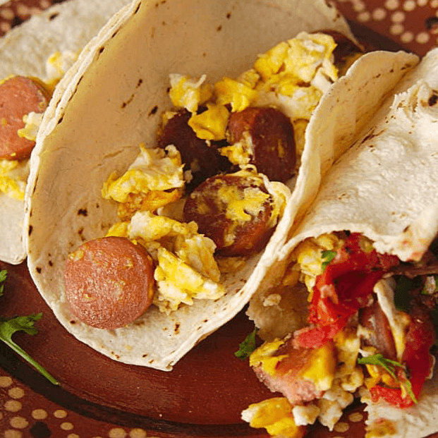 Huevo Con Salchicha Tacos