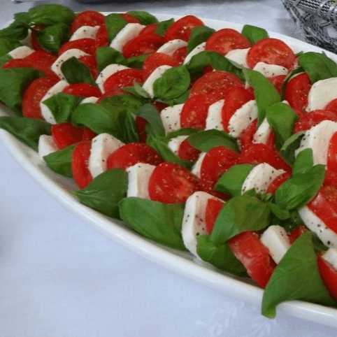 Caprese Salad (Half Tray Serves 10)