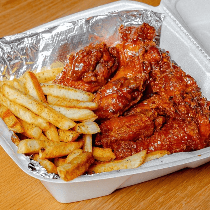 Snack Pack Wings with Fries
