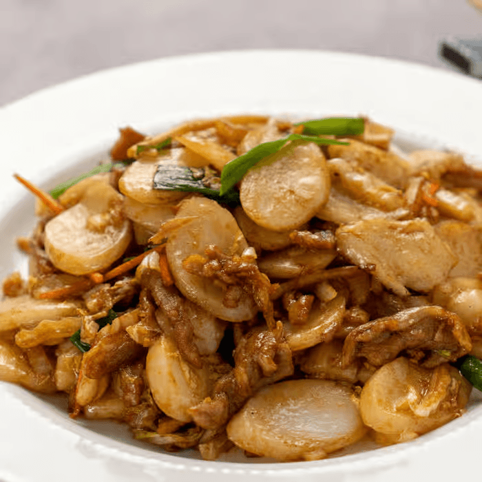 N16. Shanghai Rice Cake /w Pork 上海炒年糕