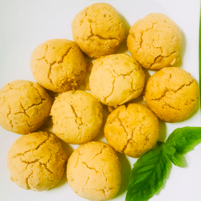 A8. Almond Cookies (Bánh Hạnh Nhân)