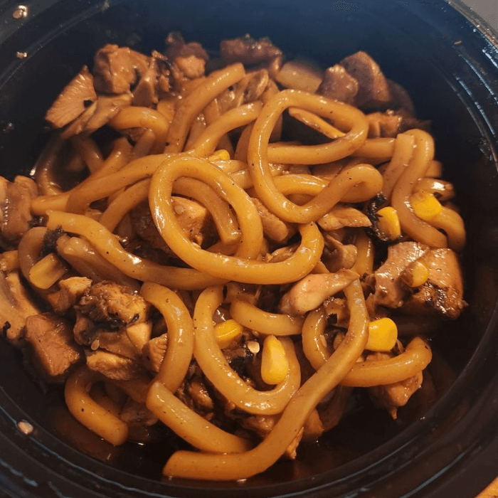 Lo Mein (Fried Noodles Bowl).