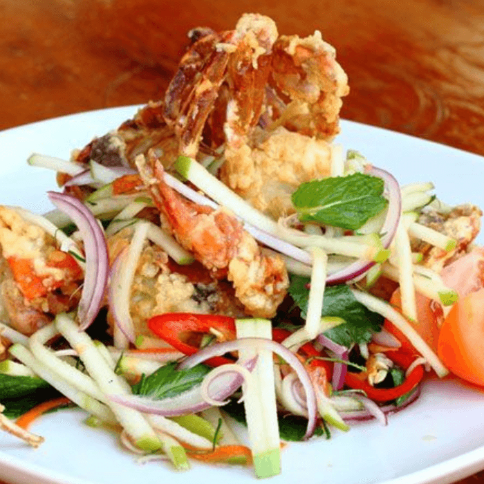 P6. Spicy Crispy Softshell Crab Salad