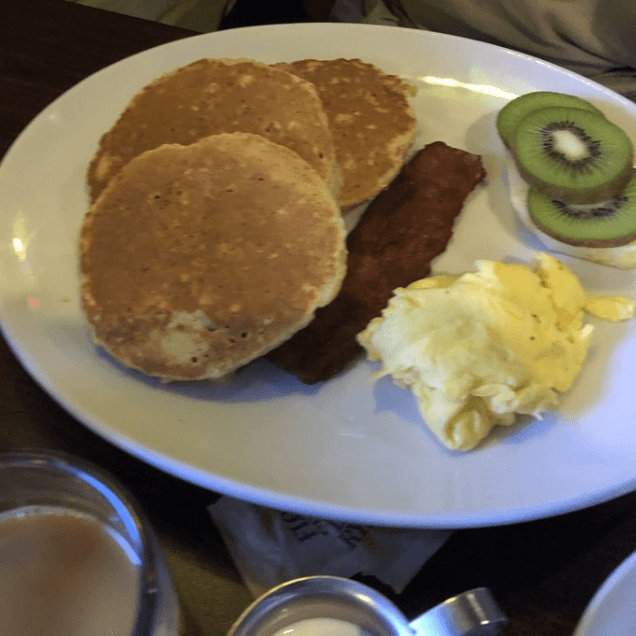 (3) T's Oatmeal Pancakes