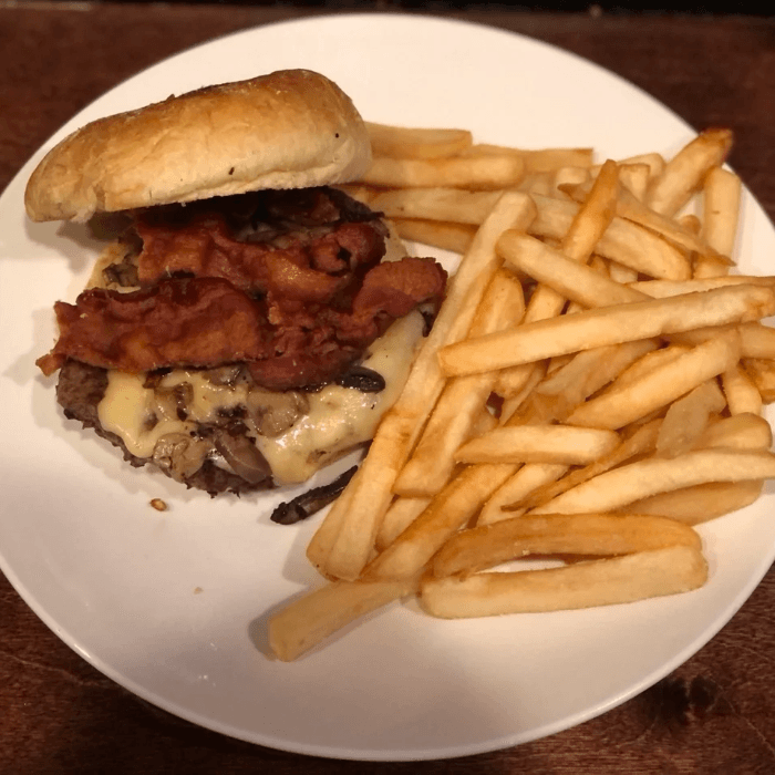 Bacon Mushroom Burger