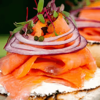 Bagel with Smoked Salmon, Cream Cheese, Red Onion & Capers