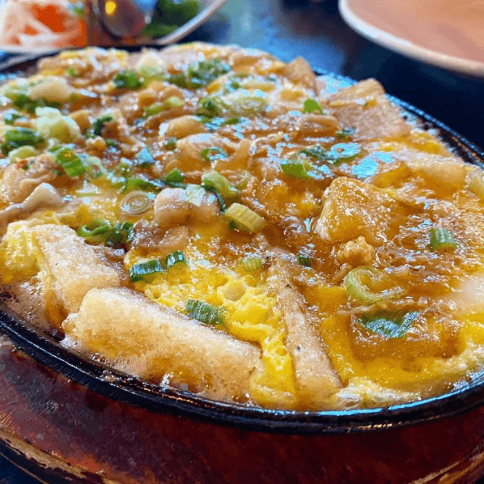 A15. Sizzling Rice Cake Omelet- Bột Chiên