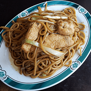 Chicken Lo Mein Lunch Special.