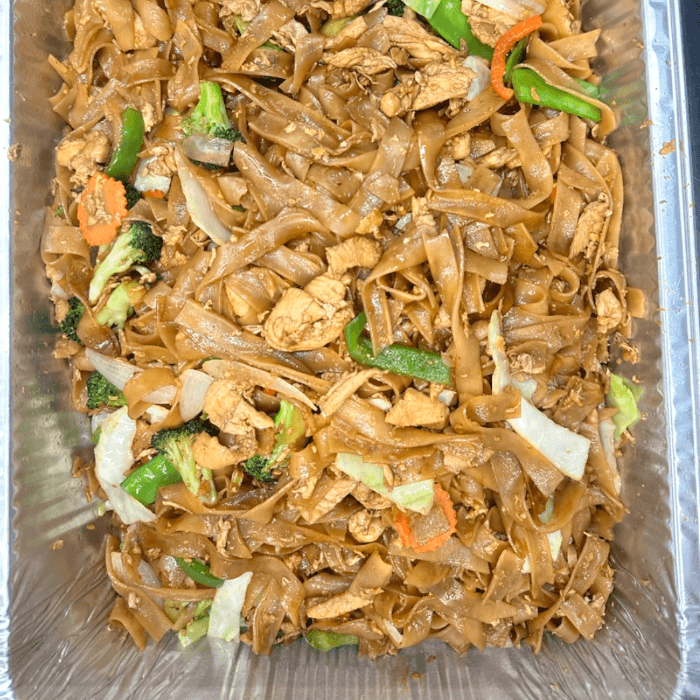 Pad See Ew (Serves 5) - Catering.