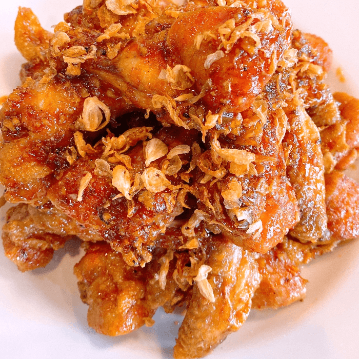 E19. Fried Chicken Wing w Fish Sauce