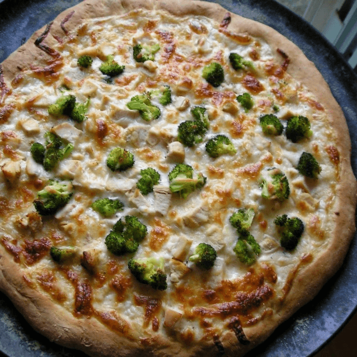 Chicken with Broccoli Pizza (Large 14")