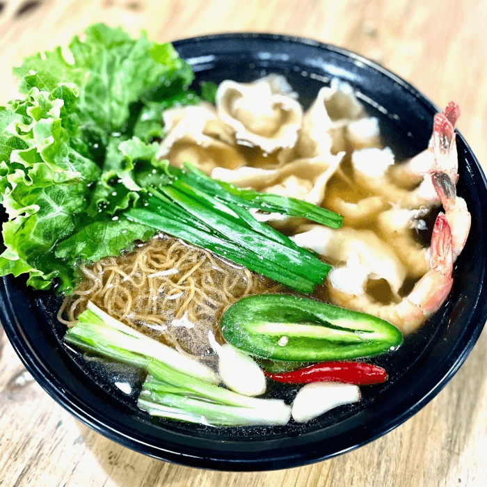 SP10 WONTON NOODLE SOUP / MÌ Hoành Thánh