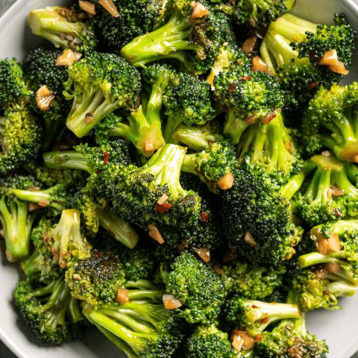 Broccoli with Garlic Sauce (QT)