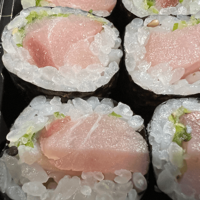 Yellowtail Scallion Roll