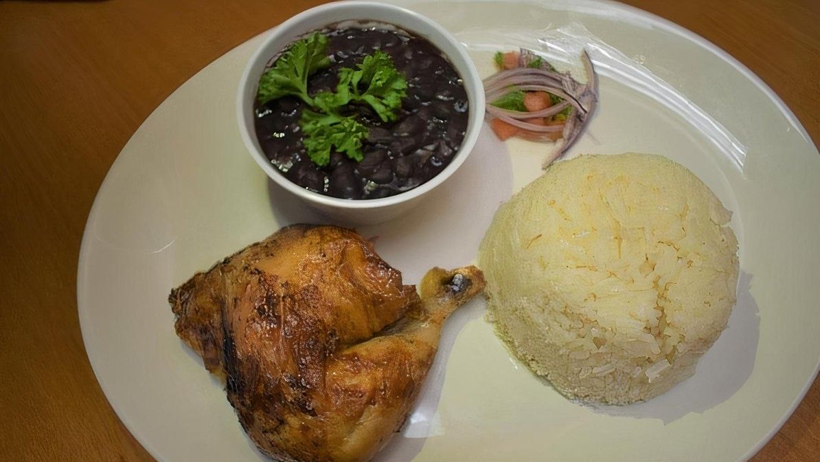 1⁄4 Rotisserie Chicken with Rice & Beans 