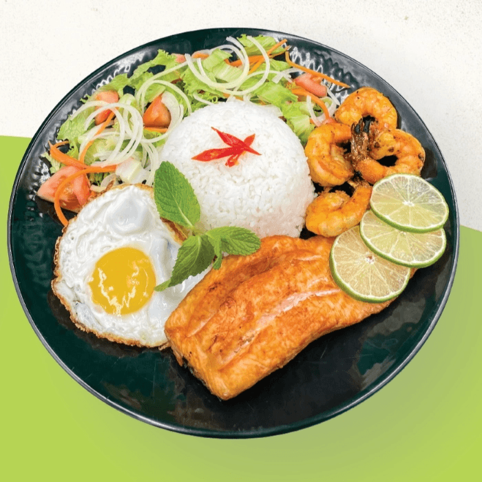 C8 FRIED SALMON / Cơm Cá Hồi.