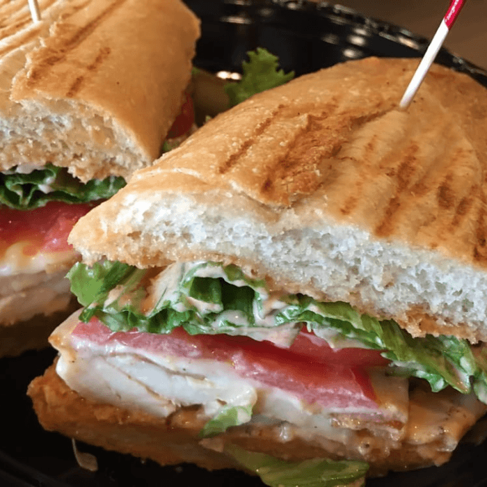 Delicious Chicken Sandwiches: American Bakery Favorites