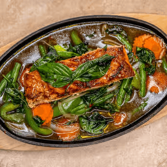 Grilled Salmon in Basil Sauce