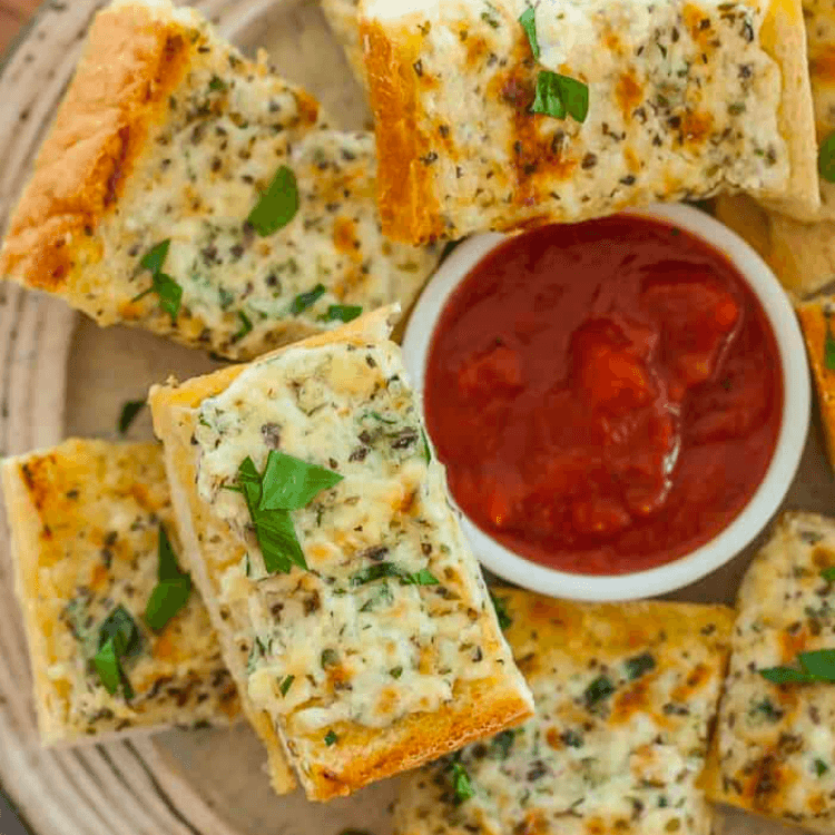 GARLIC BREAD W/SAUCE