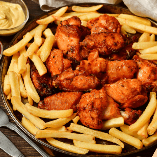 5 Pieces Buffalo Wings con Papas / with Fries