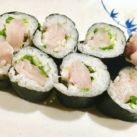 Yellowtail with Scallion Roll