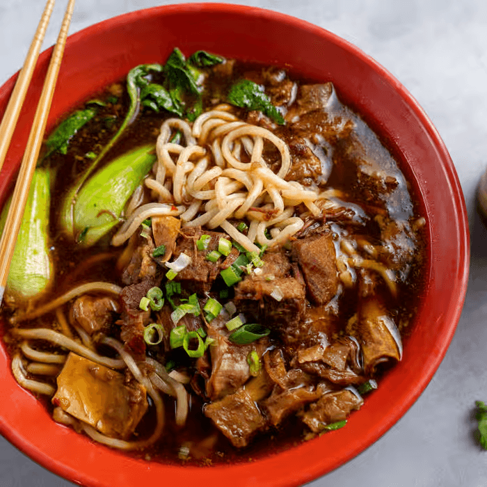 N01. House Special Spicy Beef Noodle Soup 招牌紅燒牛肉麵