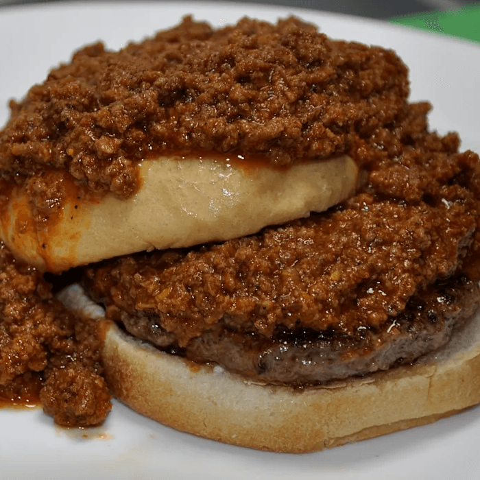 CHILI BURGER