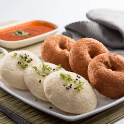 Idli / Vada