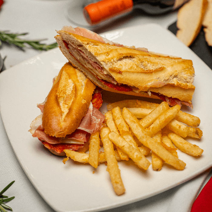 Bocata De Jamón, Queso Y Chorizo