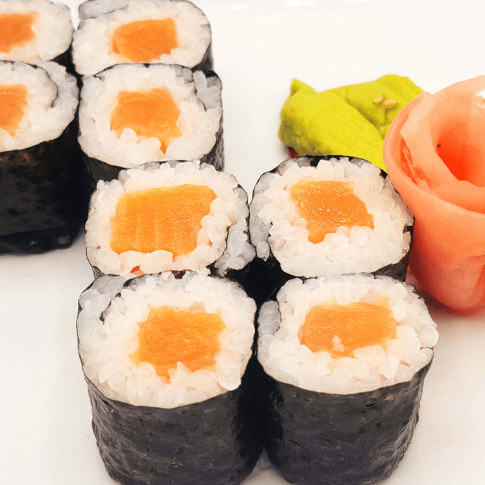 Salmon Maki Roll.