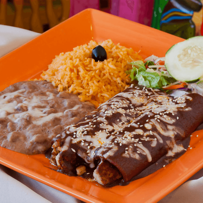 Enchiladas De Mole