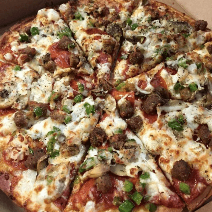 M & D Supreme Pizza - Small (6 Slices)