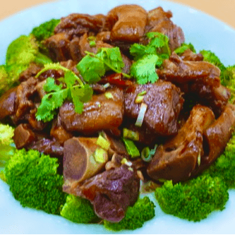 P04. Braised Pork Feet 紅燒猪腳.