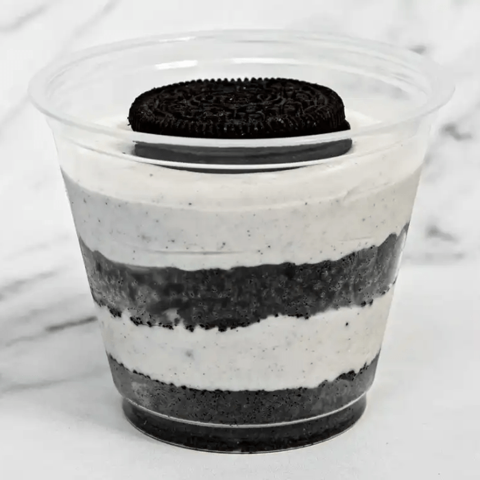 Crumble Cup: Cookies & Cream Cheesecake