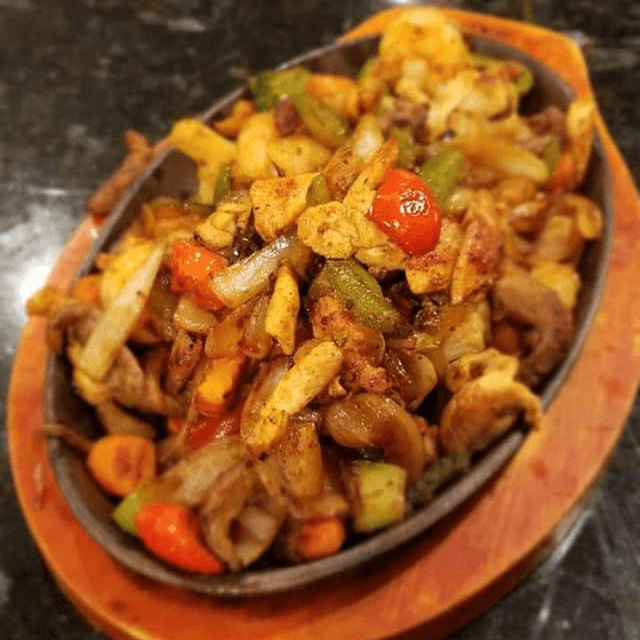 Mixed Fajitas (chicken & steak).