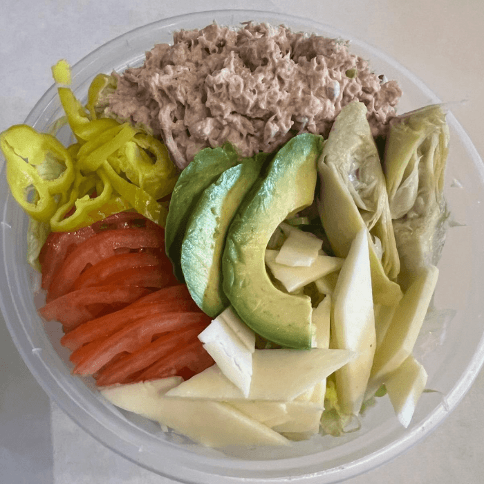 Classic Tuna or Chicken Breast Green Salad