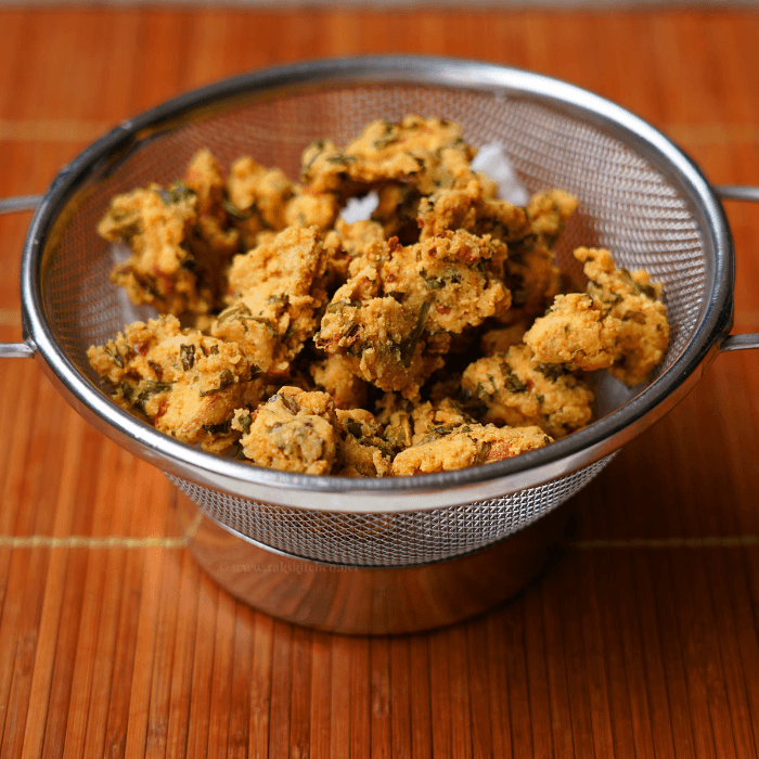 Cashew & Onion pakoda