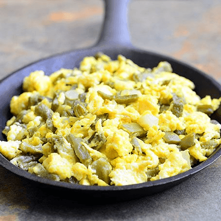 Huevos con Nopales