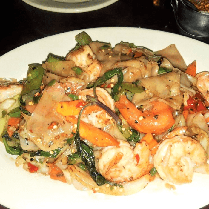 Drunken Noodles (Noodles with Basil).
