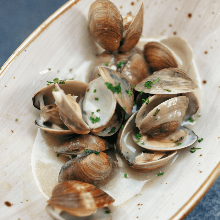 Almejas en Salsa Verde