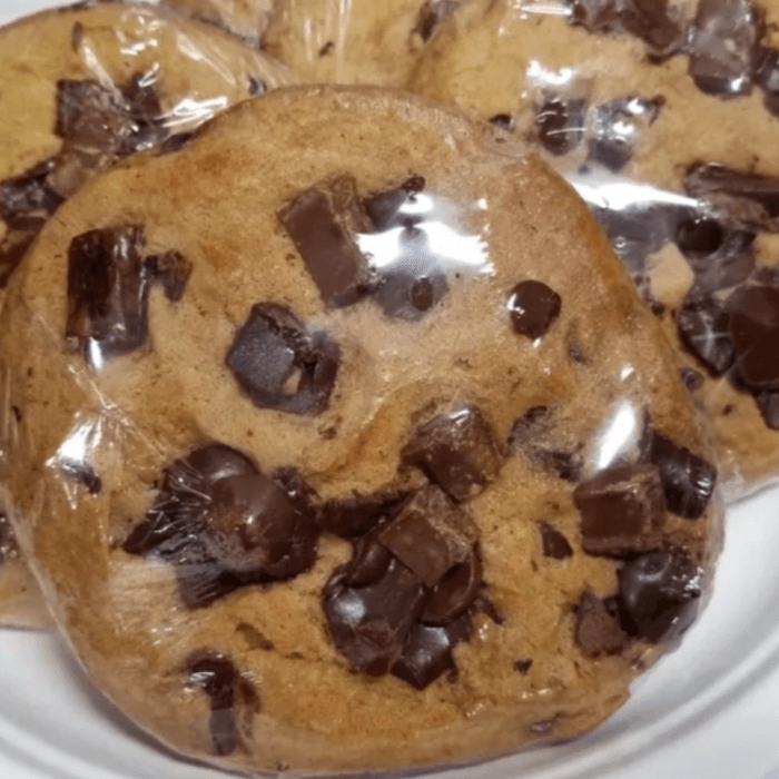 10-pack Giant Chocolate Chip Cookies