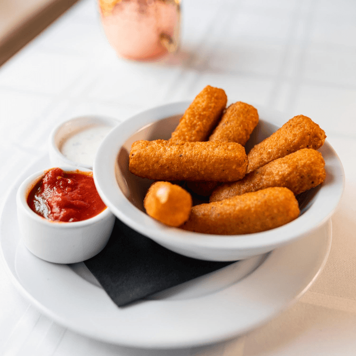 Crunchy Mozzarella Sticks: A Cheesy Delight